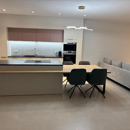 Luxueuse Vila Nîmes